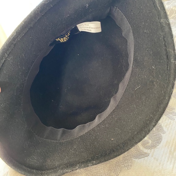 Winter hat - Picture 2 of 2